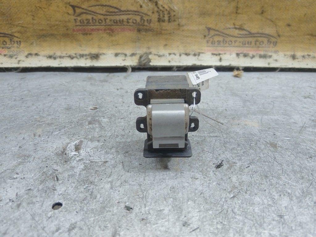 Кнопка стеклоподъемника переднего правого YVI5UH Honda FR-V - Фото 1