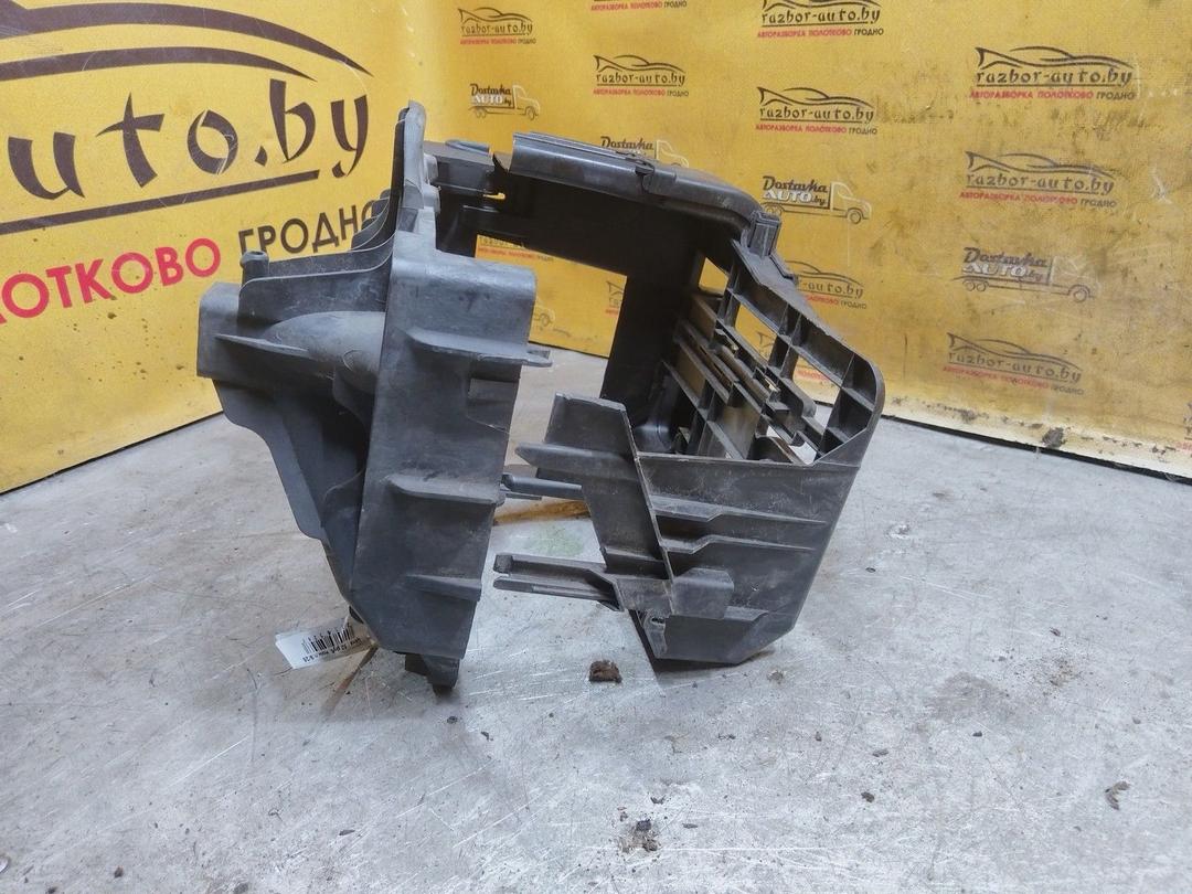 Полка аккумулятора R77NQR Volkswagen Polo - Фото 3