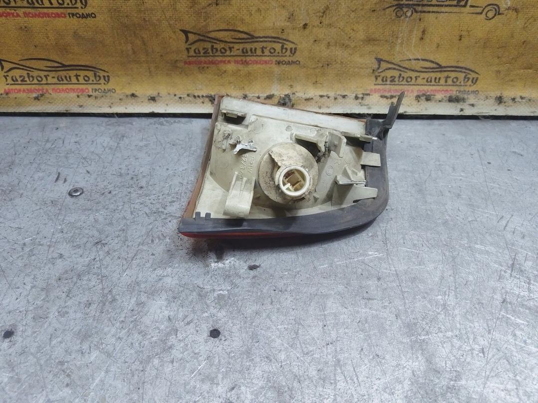 Поворотник правый AXPUEE Audi 80 купить на авторазборке