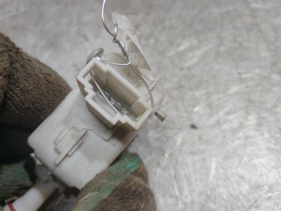 Активатор замка крышки топливного бака 2SYSV8 Volkswagen Passat - Фото 4