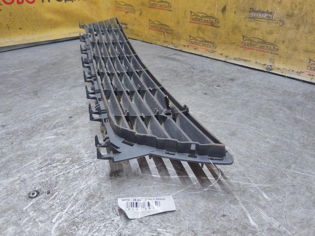 Заглушка (решетка) в бампер передний V9JV55 Opel Corsa купить на авторазборке