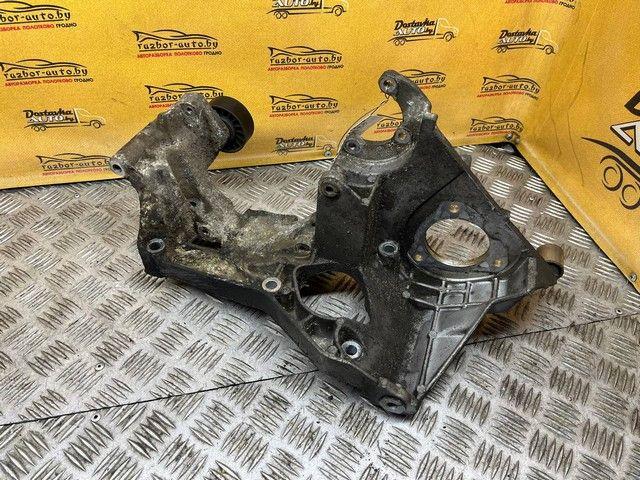 Кронштейн генератора C3R2L1 Volkswagen Golf - Фото 1