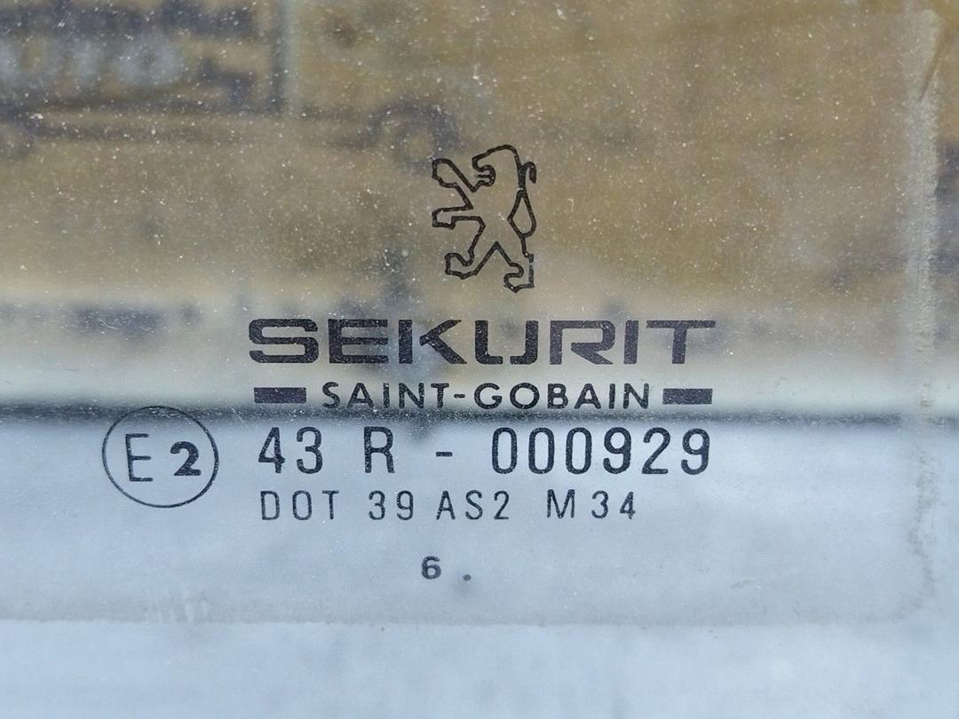 Стекло двери задней правой 8726UE Peugeot 605 - Фото 2