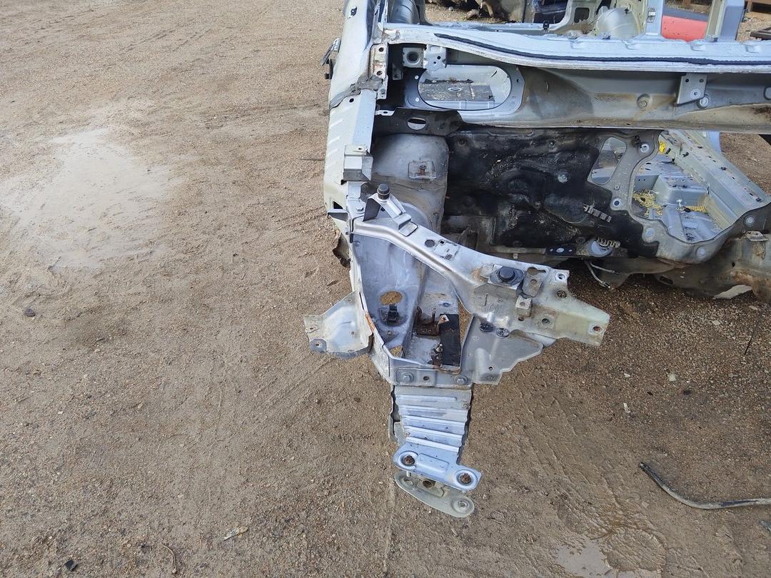 Лонжерон правый ID7W5K Opel Zafira