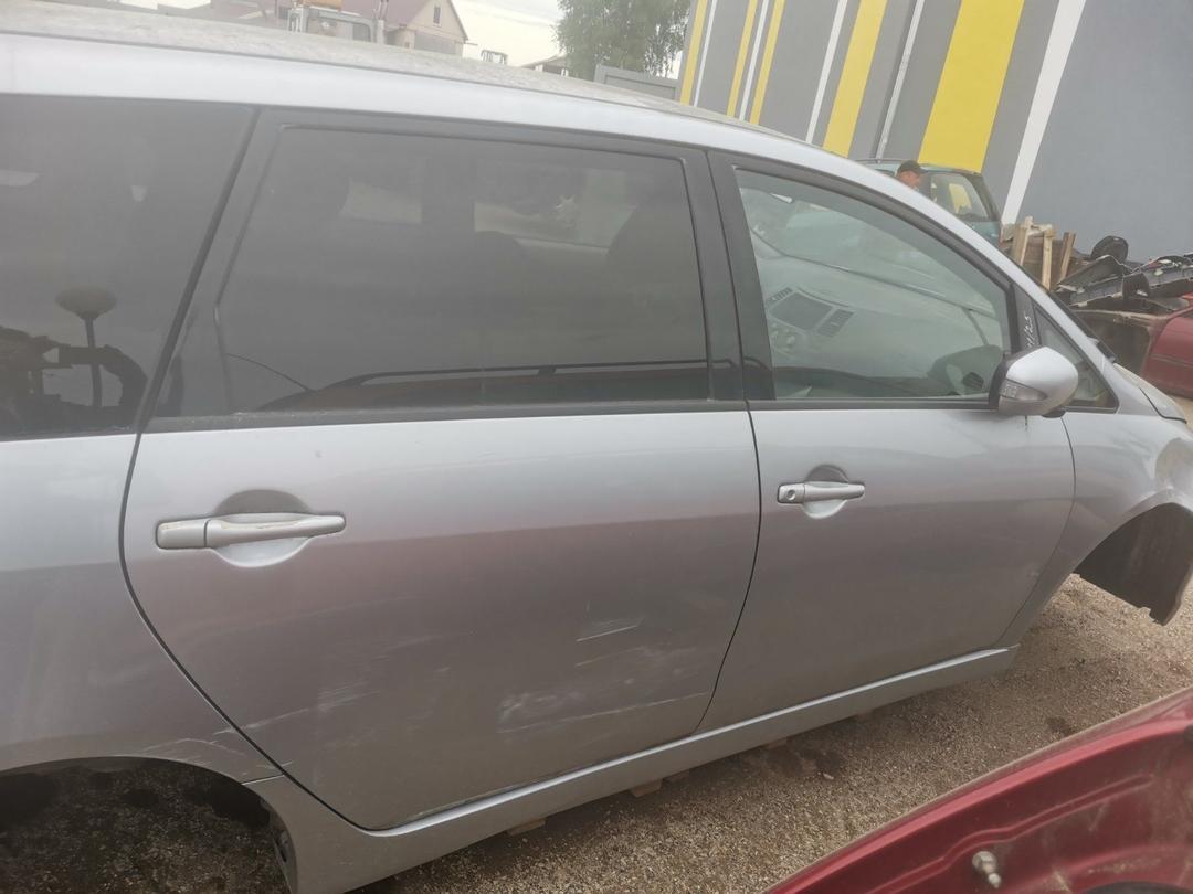 Стекло двери передней правой RBWQ47 Mitsubishi Grandis