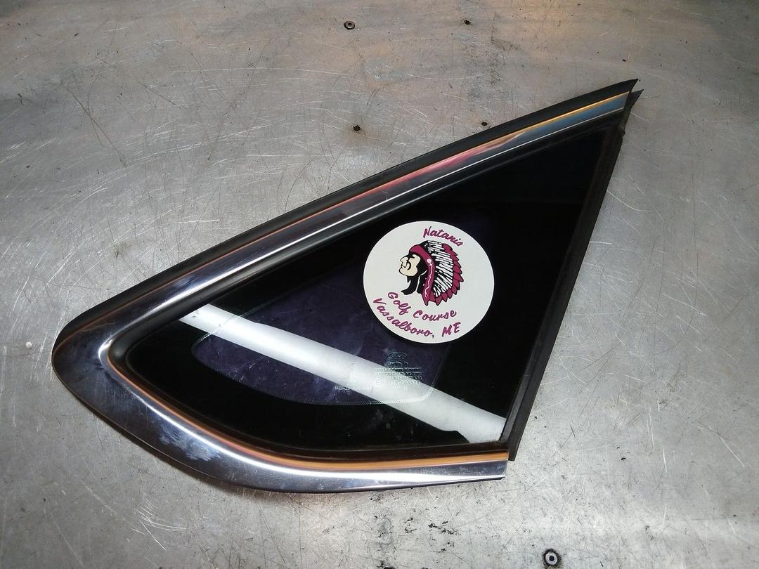 Стекло кузовное боковое правое V17EI8 Ford Fusion