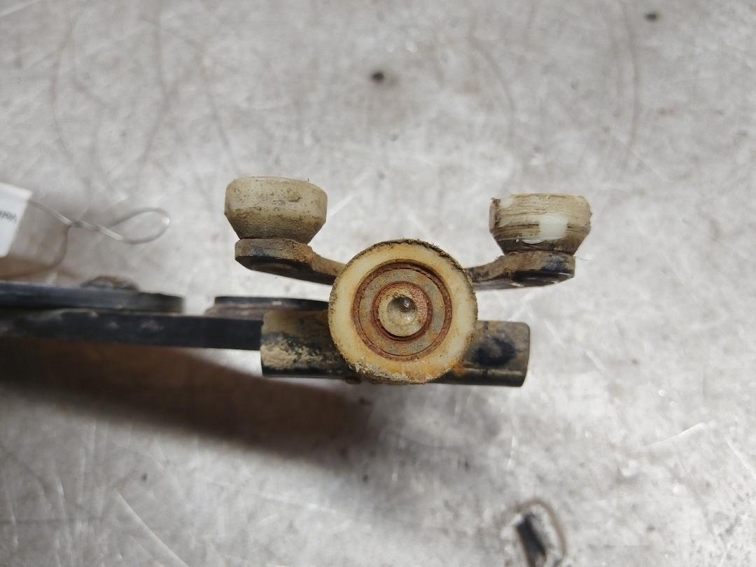 Ролик двери сдвижной U33YLP Volkswagen Caddy - Фото 3