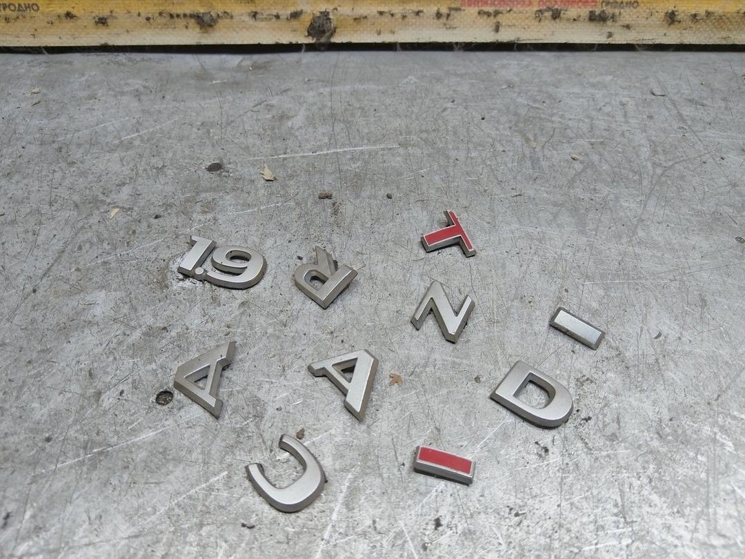 Эмблема XQEB56 Opel Zafira