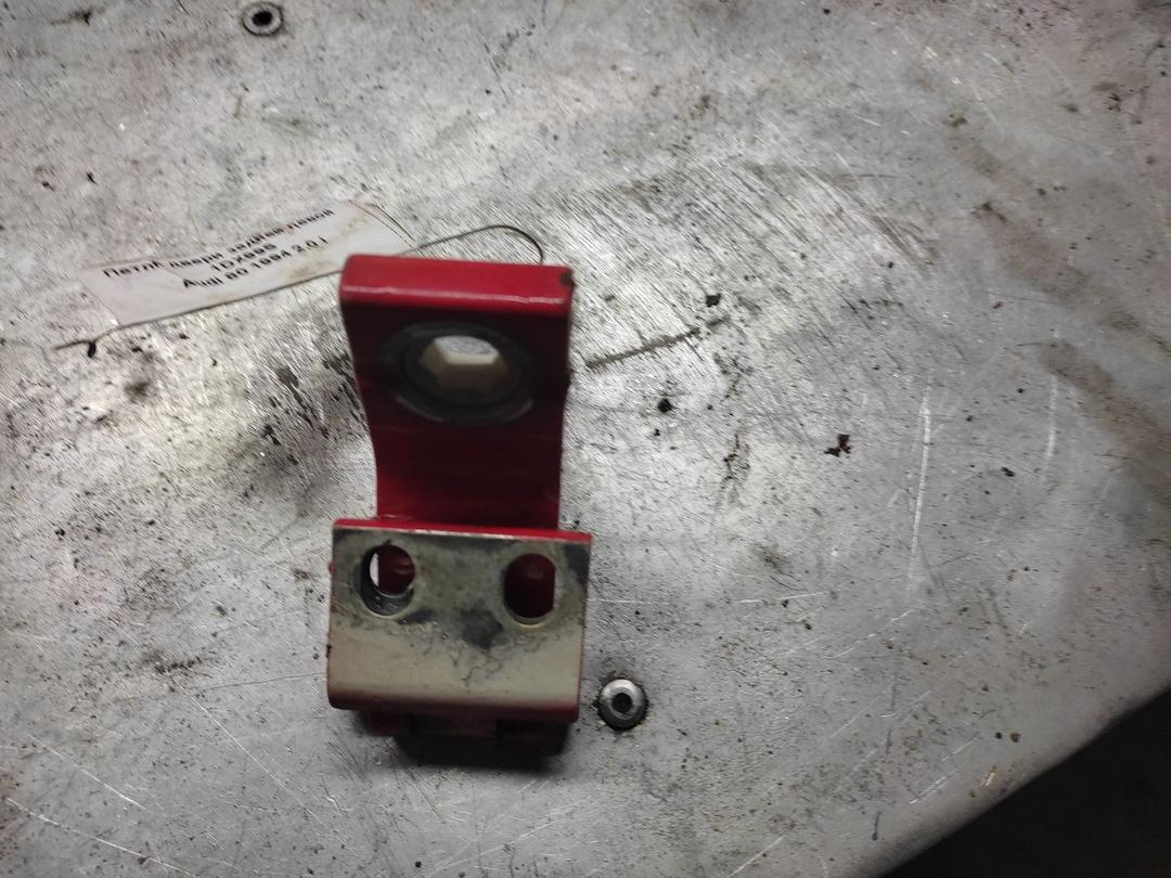 Петля двери задней левой 1DX99S Audi 80 - Фото 1