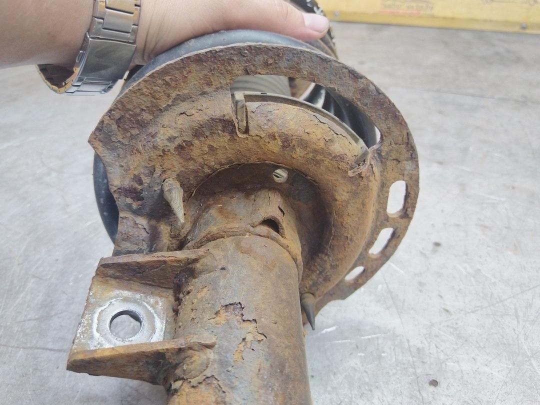 Амортизатор передний правый KY53X1 Ford Fusion - Фото 4