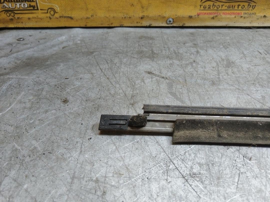 Молдинг стекла двери передней правой наружный CMQQTT Audi 100 купить в магазине запчастей бу