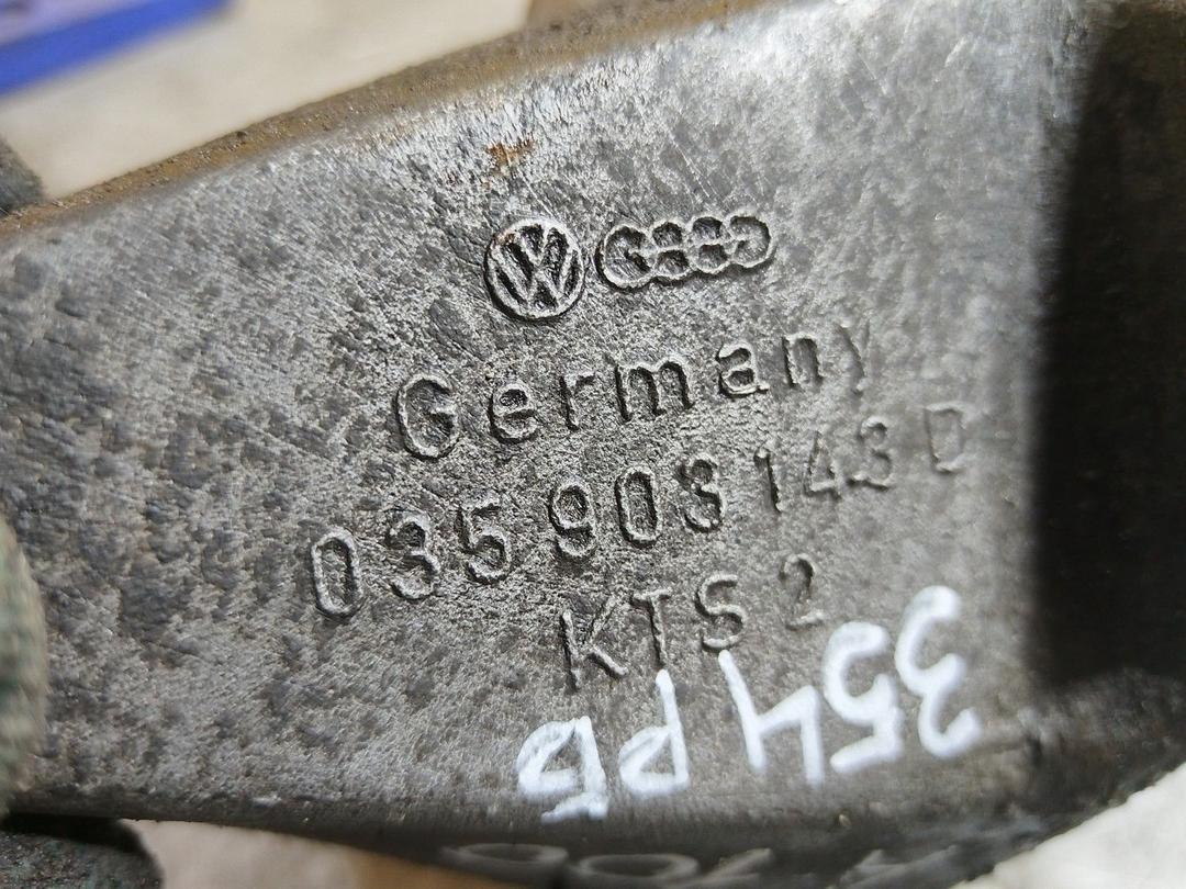 Кронштейн двигателя 7OQ74O Audi 100 купить в магазине запчастей бу