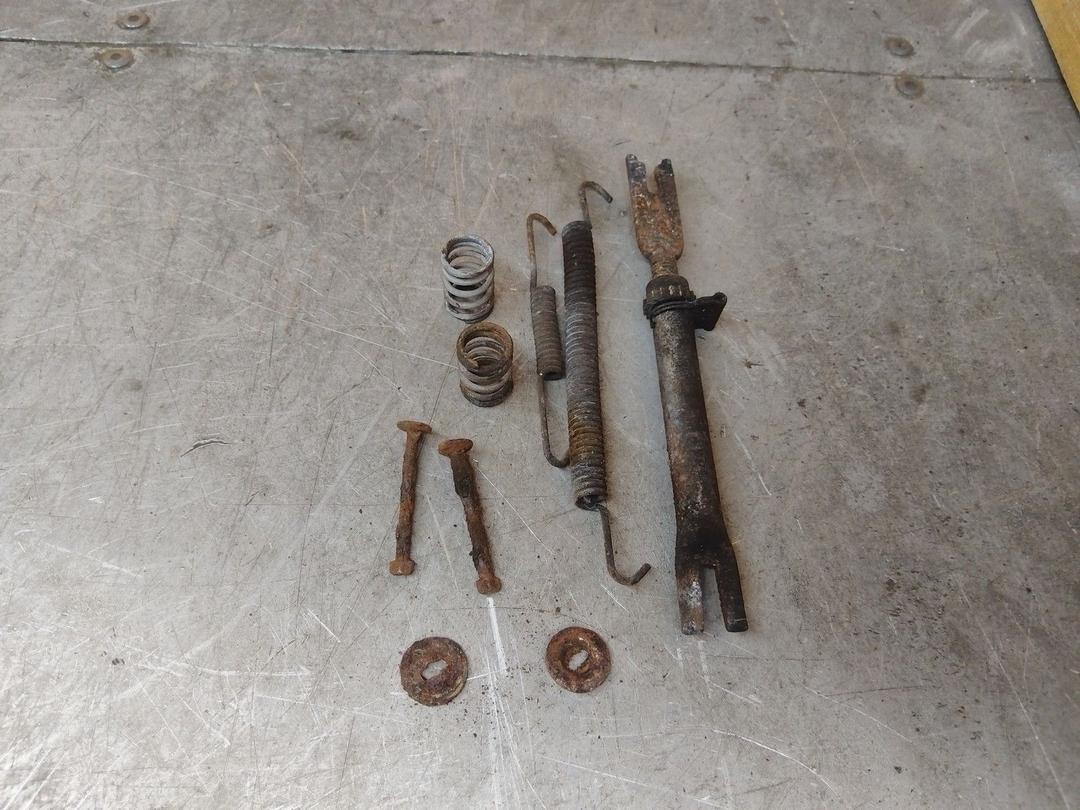 Механизм развода задних тормозных колодок правый A8BEDJ Renault Scenic - Фото 1