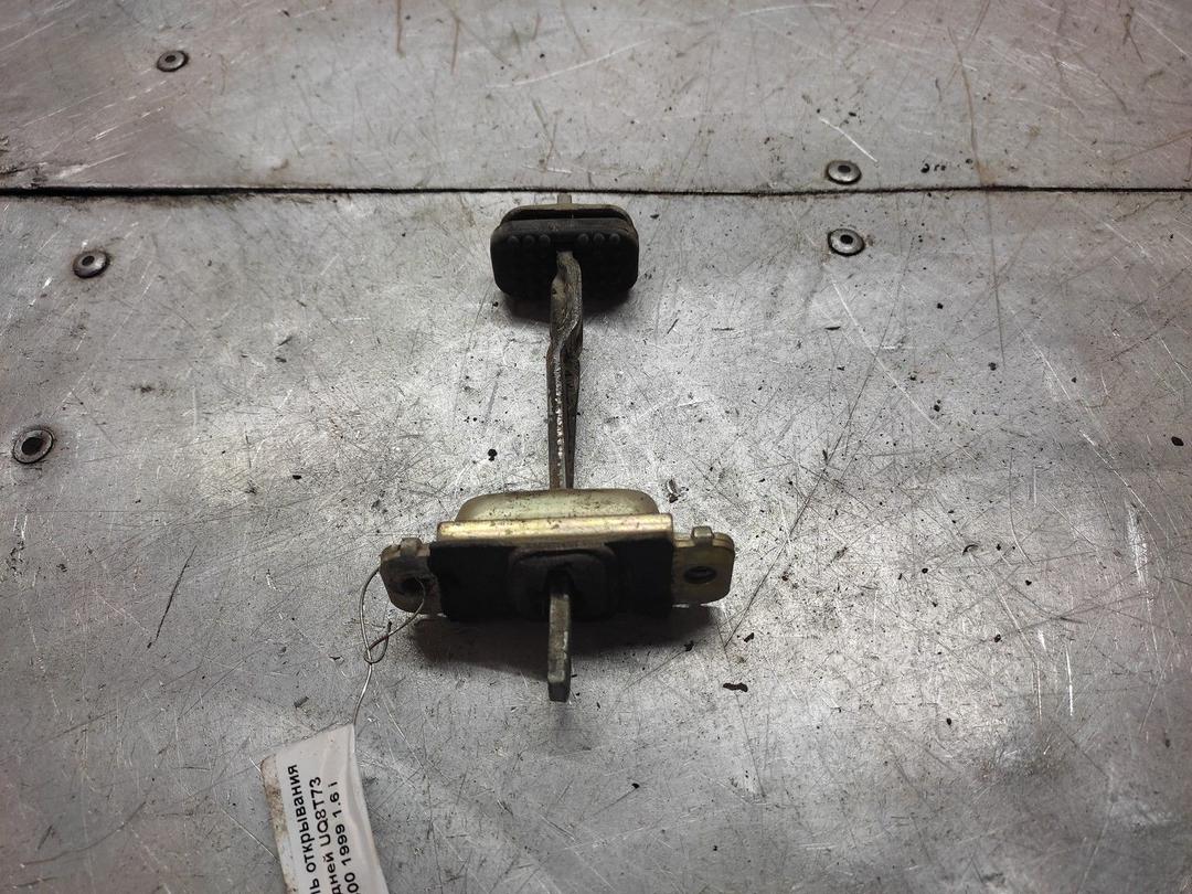 Ограничитель открывания двери задней UQ8T73 Rover 400