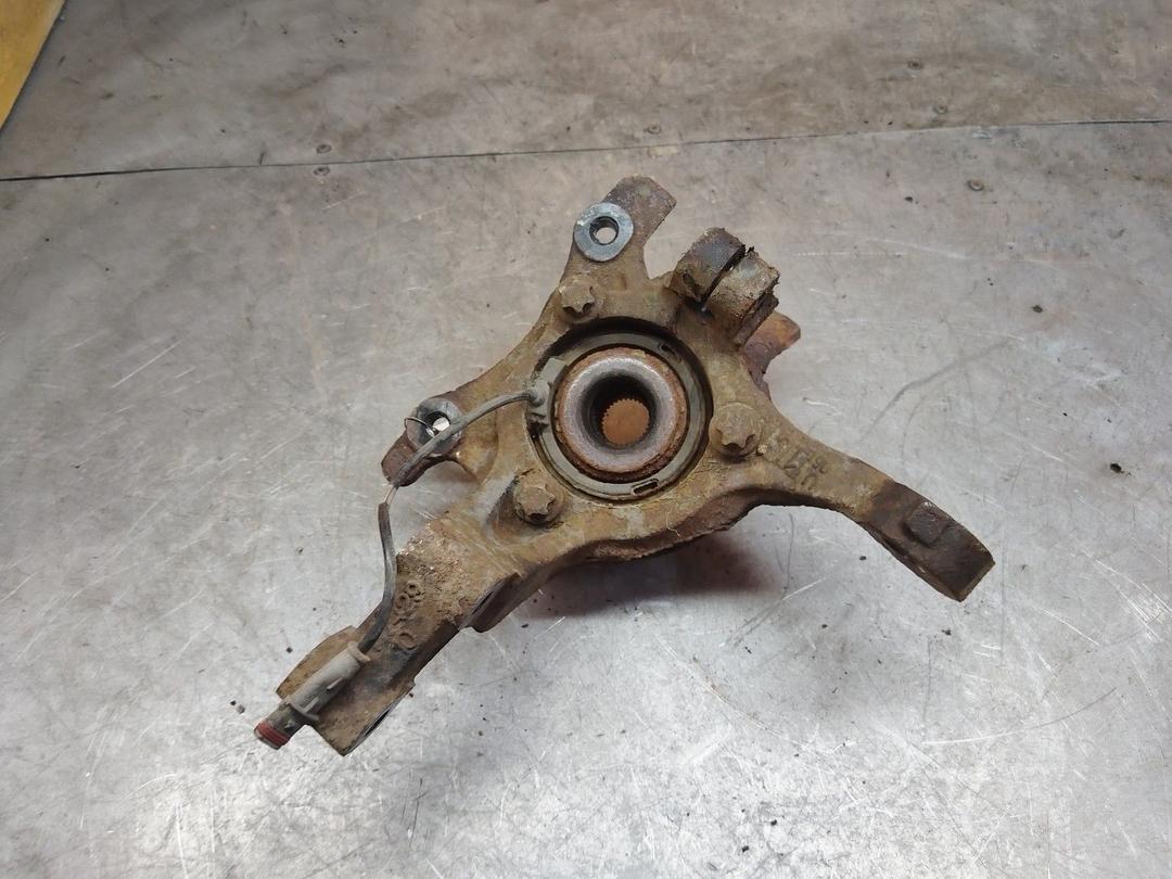 Кулак поворотный левый 8SQX4L Opel Astra - Фото 3