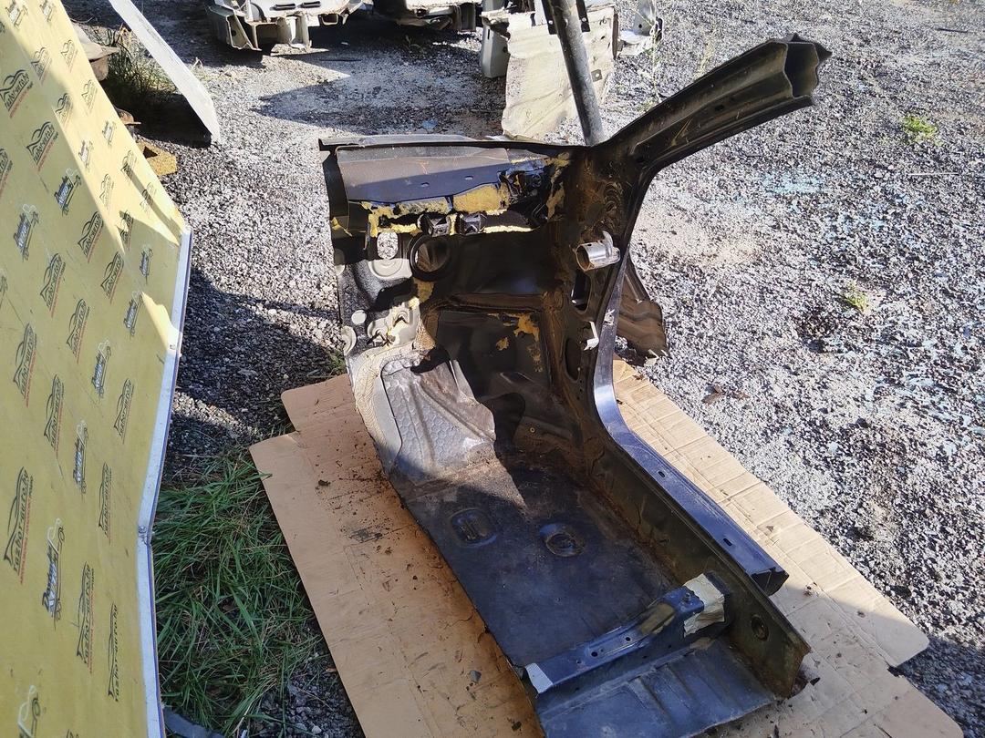 Стойка кузовная передняя правая 8AJKVG Volvo V40 купить