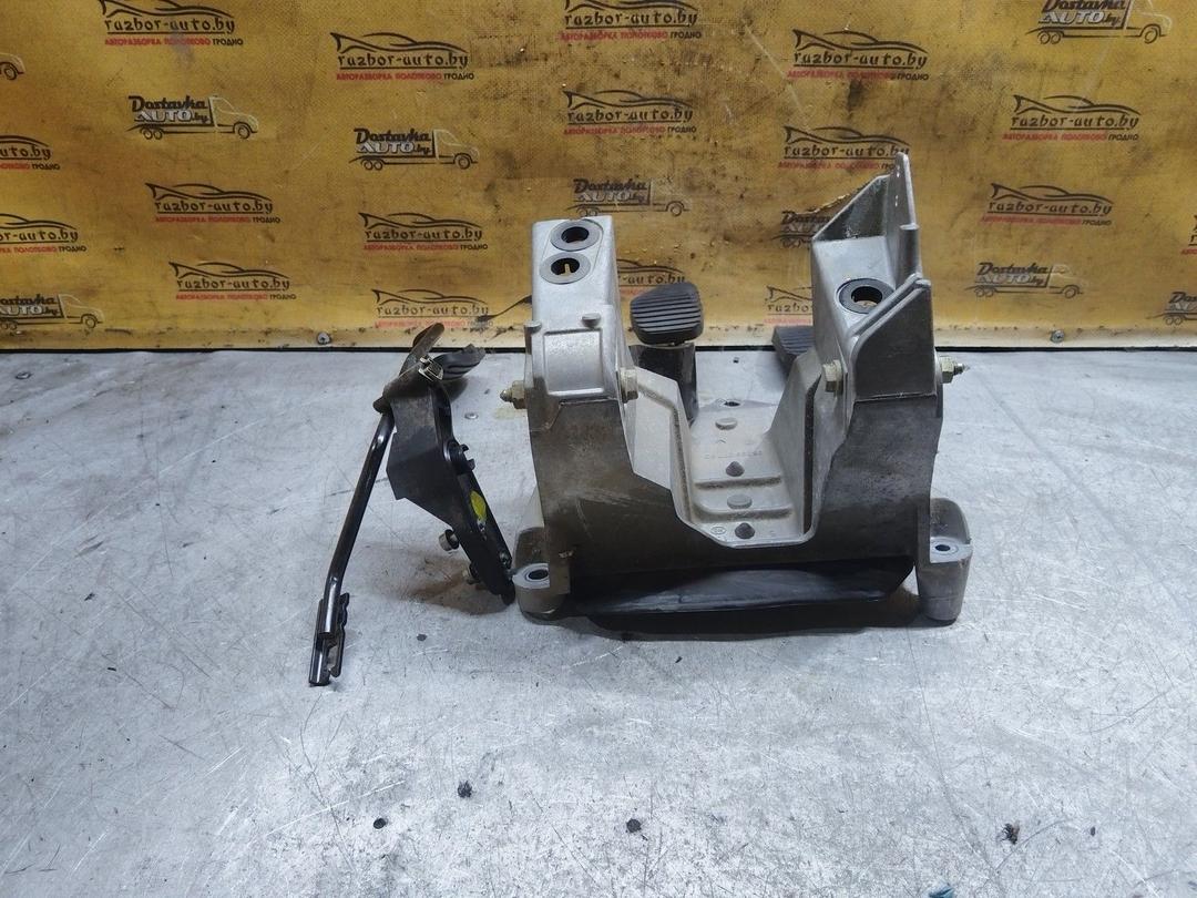 Узел педальный (блок педалей) 3PCFR0 Peugeot 607 купить на авторазборке