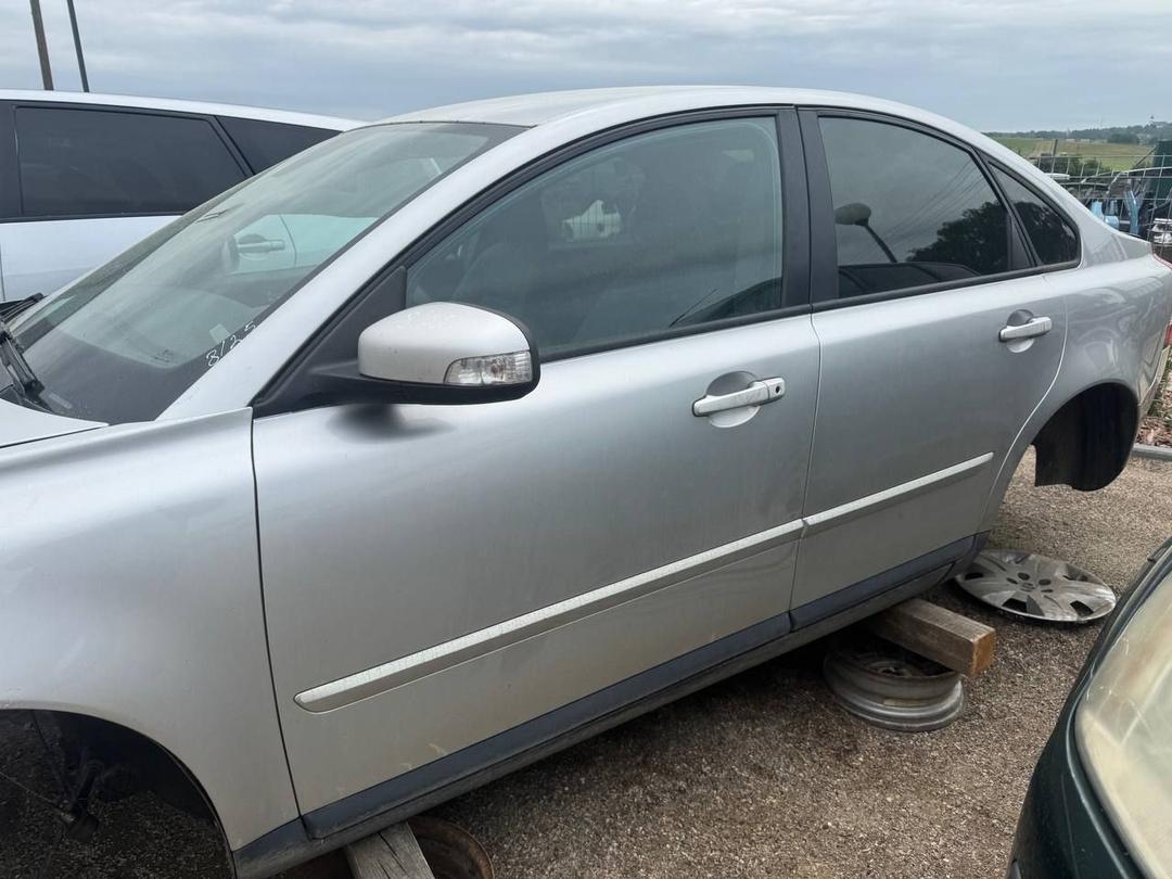 Стекло двери передней левой W6428E Volvo S40 купить