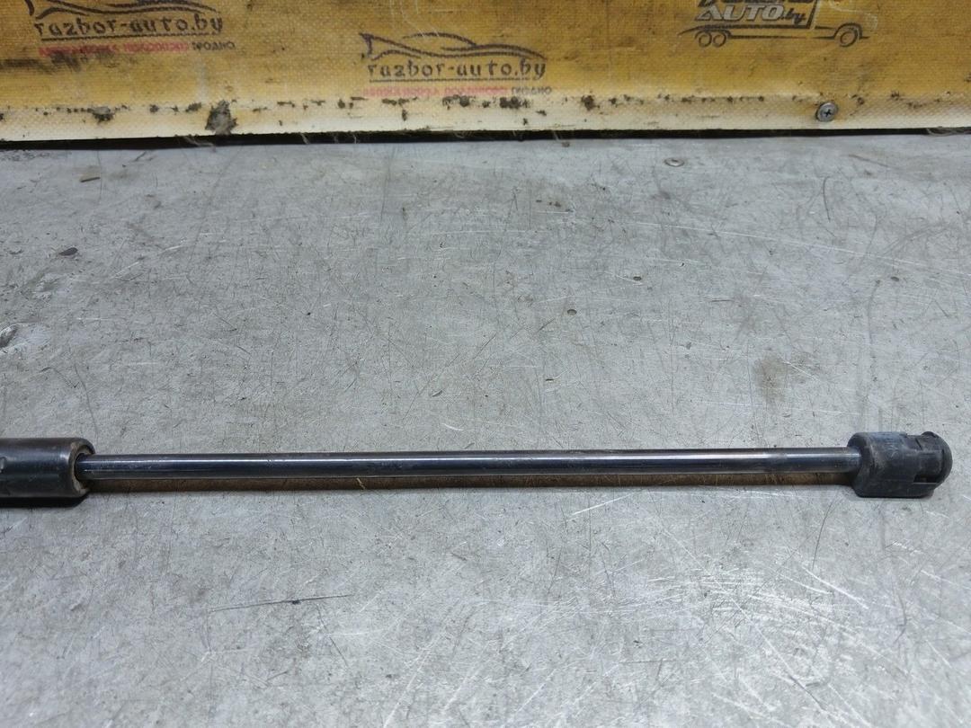 Амортизатор крышки багажника (3-5 двери) 4PGE8R Mitsubishi Carisma купить с доставкой