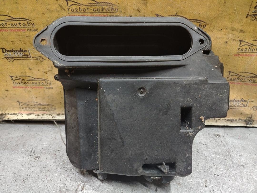 Короб предохранителей 6F8MUD Volkswagen Passat - Фото 4