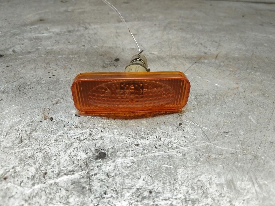 Повторитель передний левый 956Y6D Opel Omega