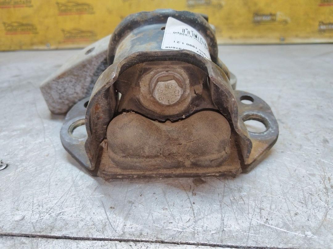 Подушка крепления двигателя ZWY02Y Renault Kangoo купить в магазине запчастей бу