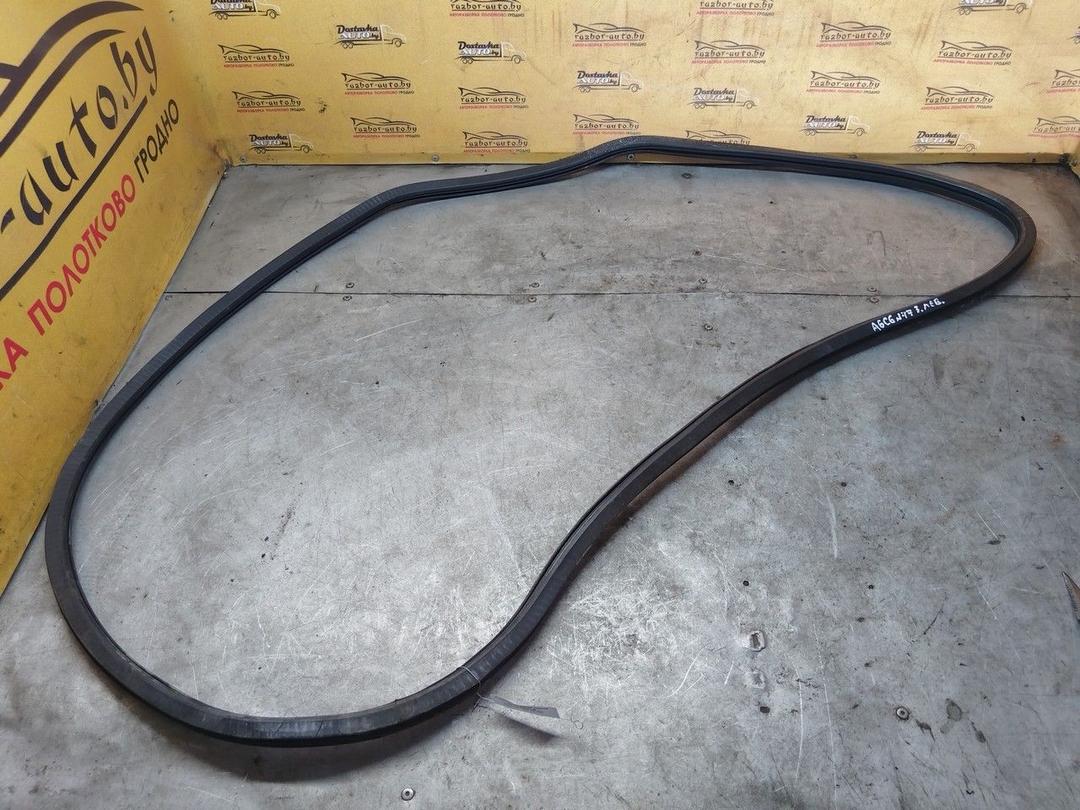 Уплотнитель двери задней левой 7GQ105 Audi A6