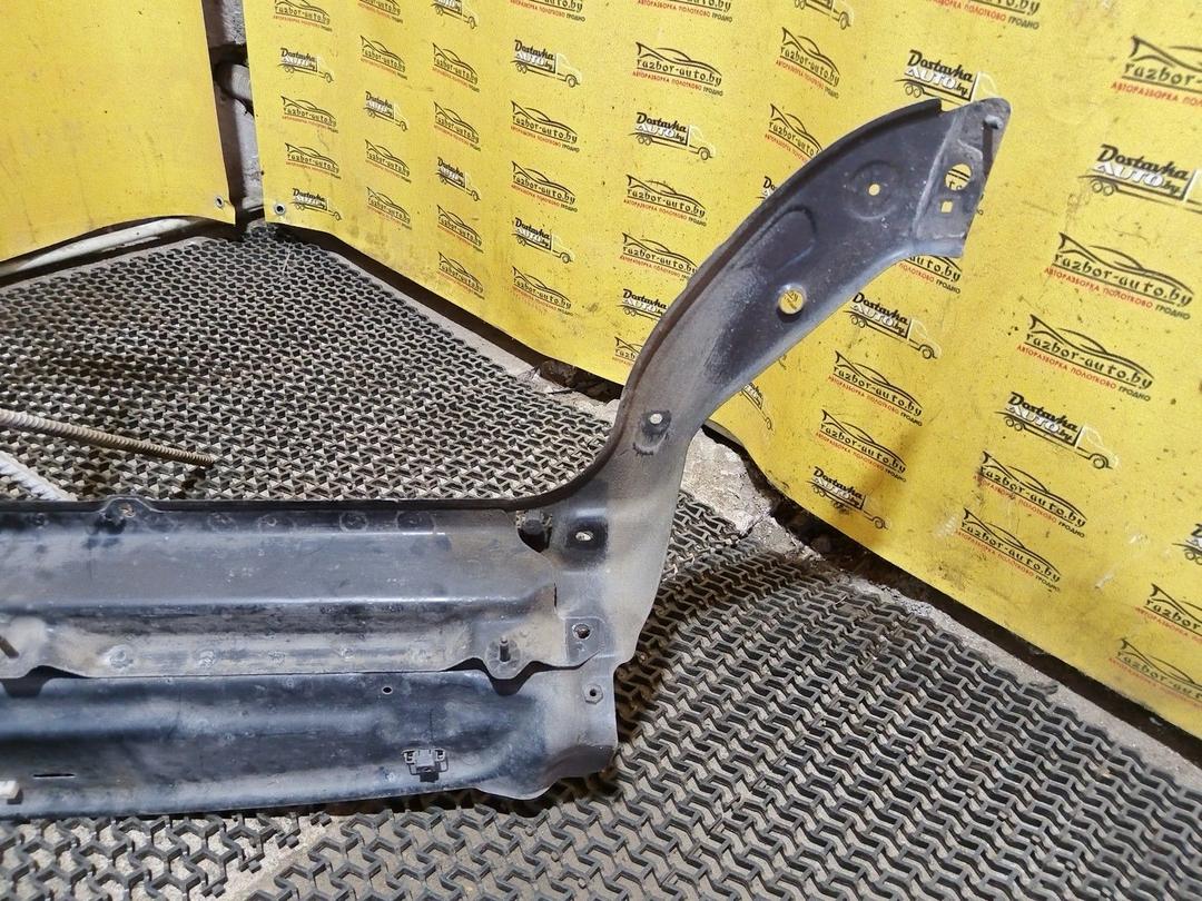 Планка под капот DFJ6WS Peugeot Partner undefined