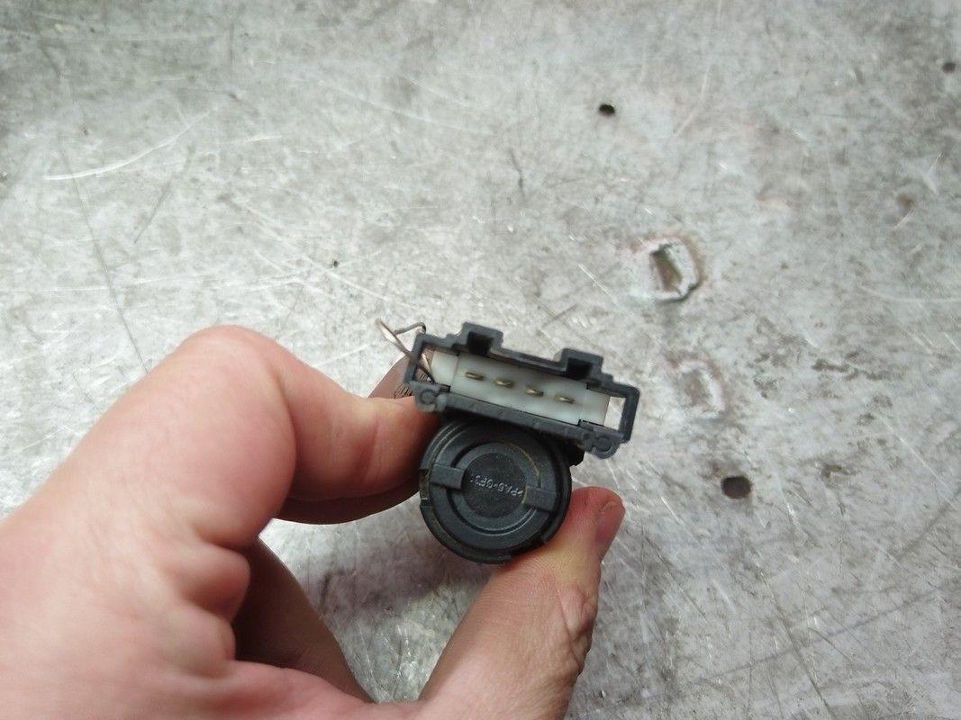 Датчик педали тормоза (лягушка) CTIL8F Seat Altea купить с доставкой