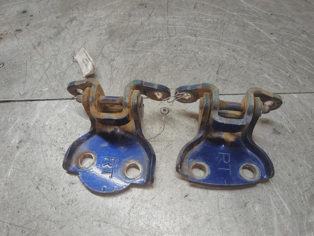 Петля двери задней правой IVKD1Z Rover 45