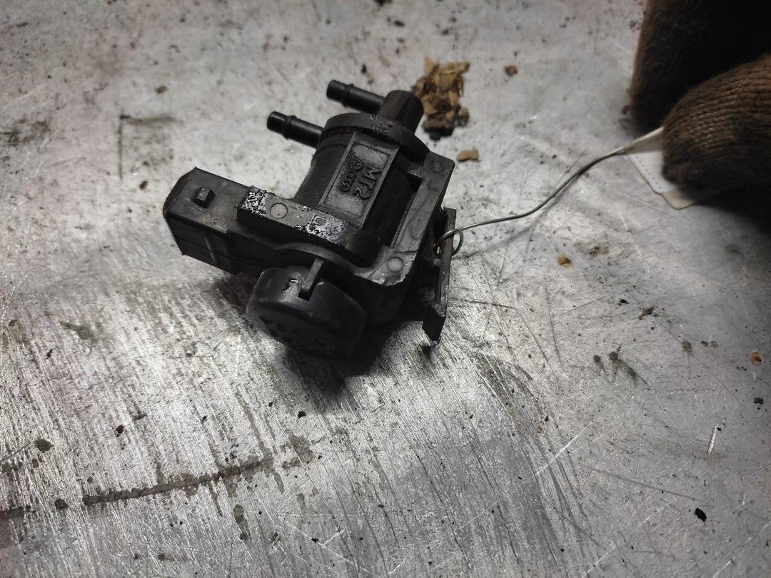 Клапан электромагнитный CXEGQC Audi A3 - Фото 2