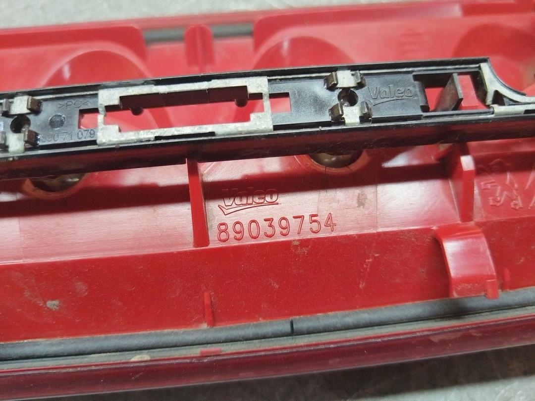 Стоп-сигнал ED975B Peugeot 207 купить на авторазборке