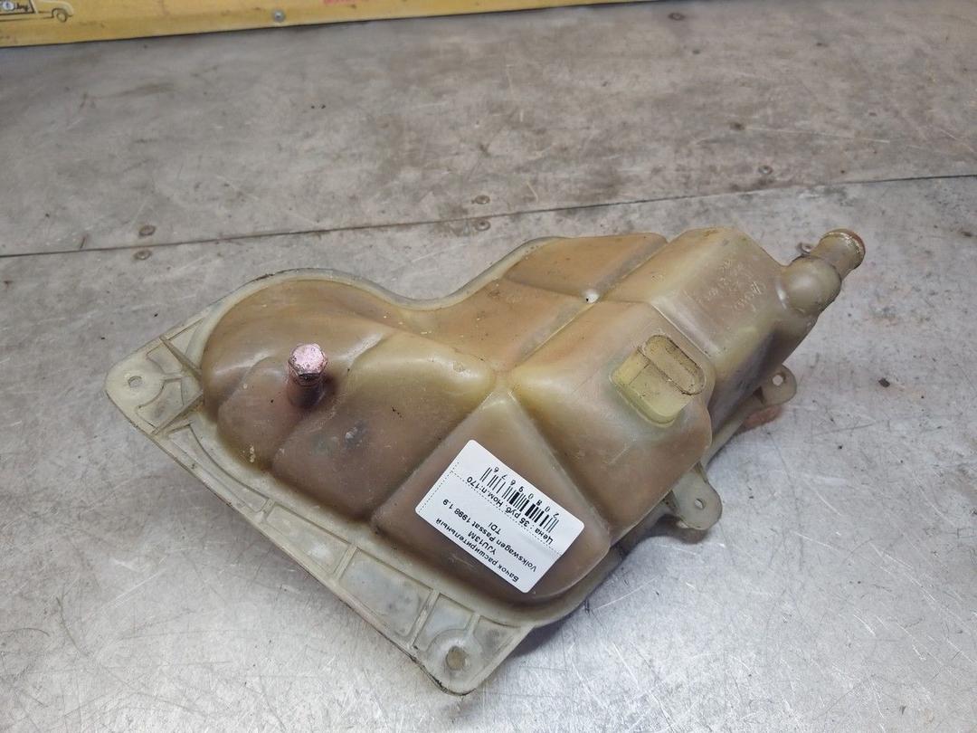 Бачок расширительный YJU13M Volkswagen Passat - Фото 2