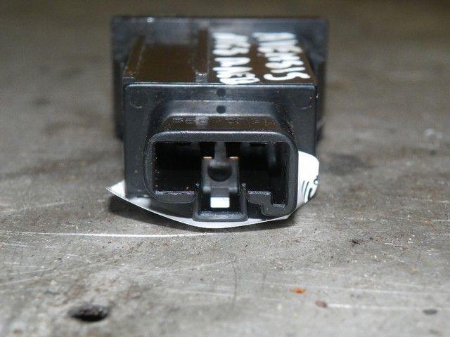 Кнопка открытия лючка топливного бака OGVU57 Toyota Avensis - Фото 2