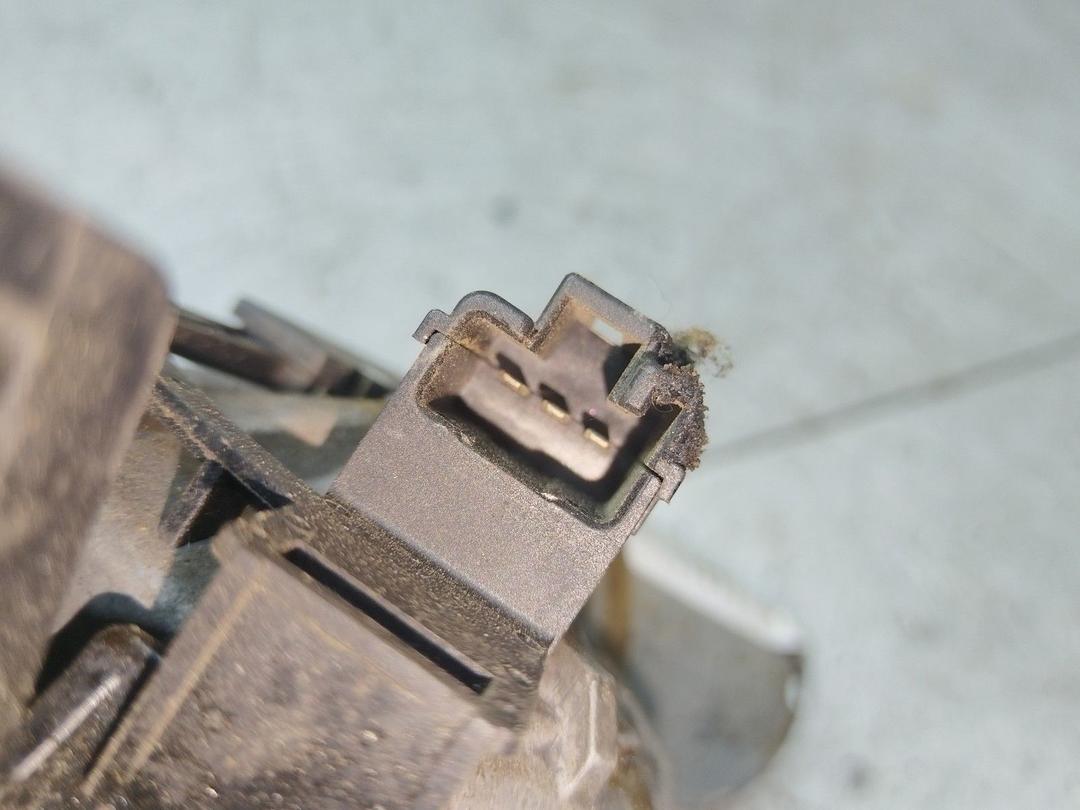 Моторчик заднего стеклоочистителя (дворника) VR5JN0 Toyota Yaris купить в магазине запчастей бу