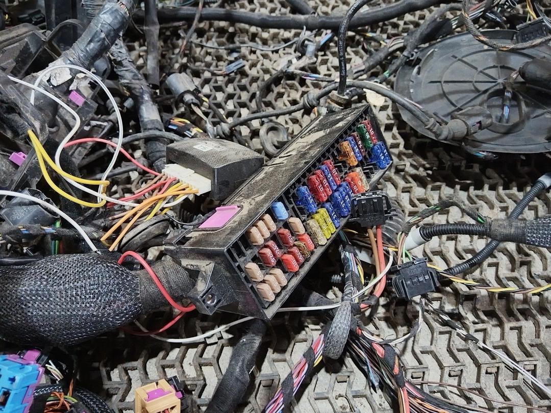 Проводка салона Q2L98T Skoda Fabia купить с доставкой