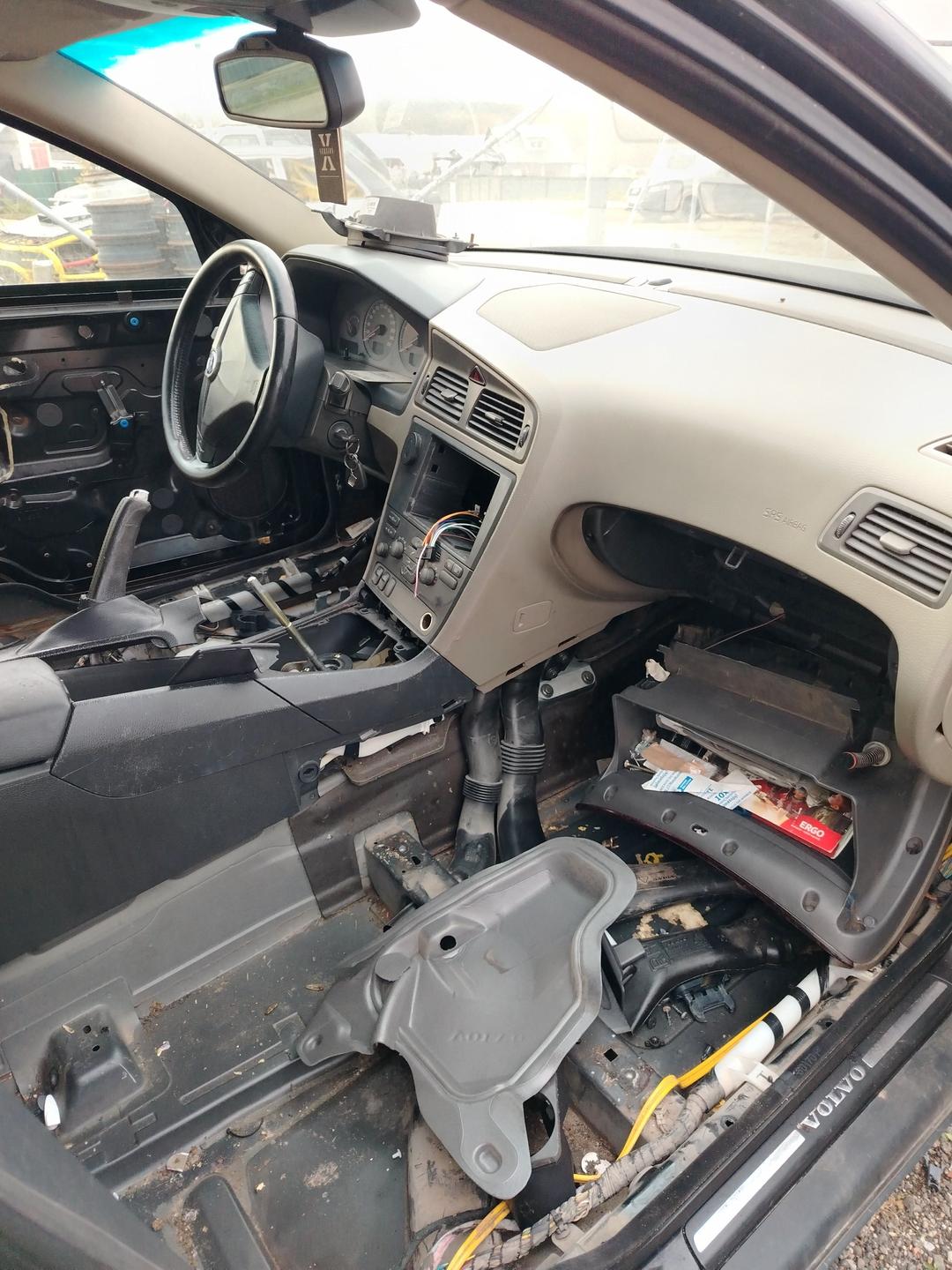 Обшивка стойки передней правой VQQRZ8 Volvo S60 купить