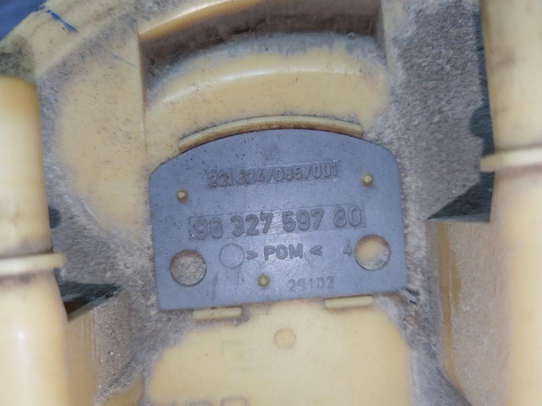 Колба в бак HZUW6M Peugeot 307 - Фото 3