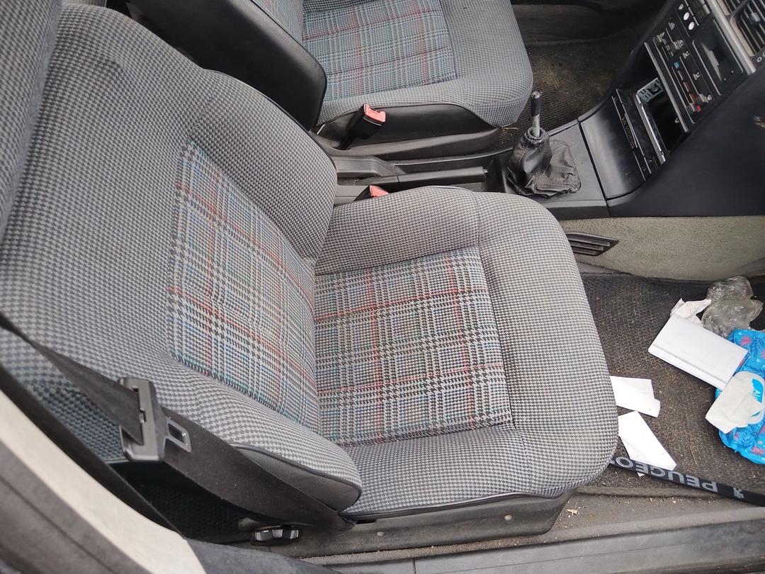 Сиденье переднее 04773N Peugeot 405 купить на авторазборке