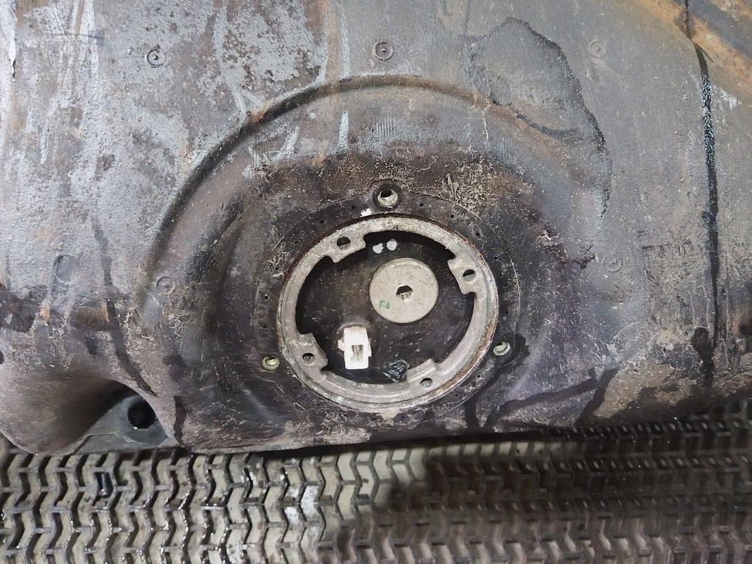 Бак топливный FQUXUF Mercedes C W202 undefined