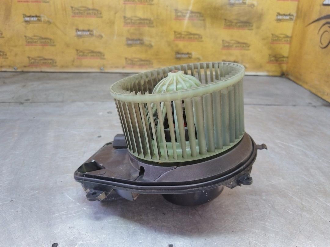 Моторчик печки 8NPU8F Volkswagen Passat - Фото 2