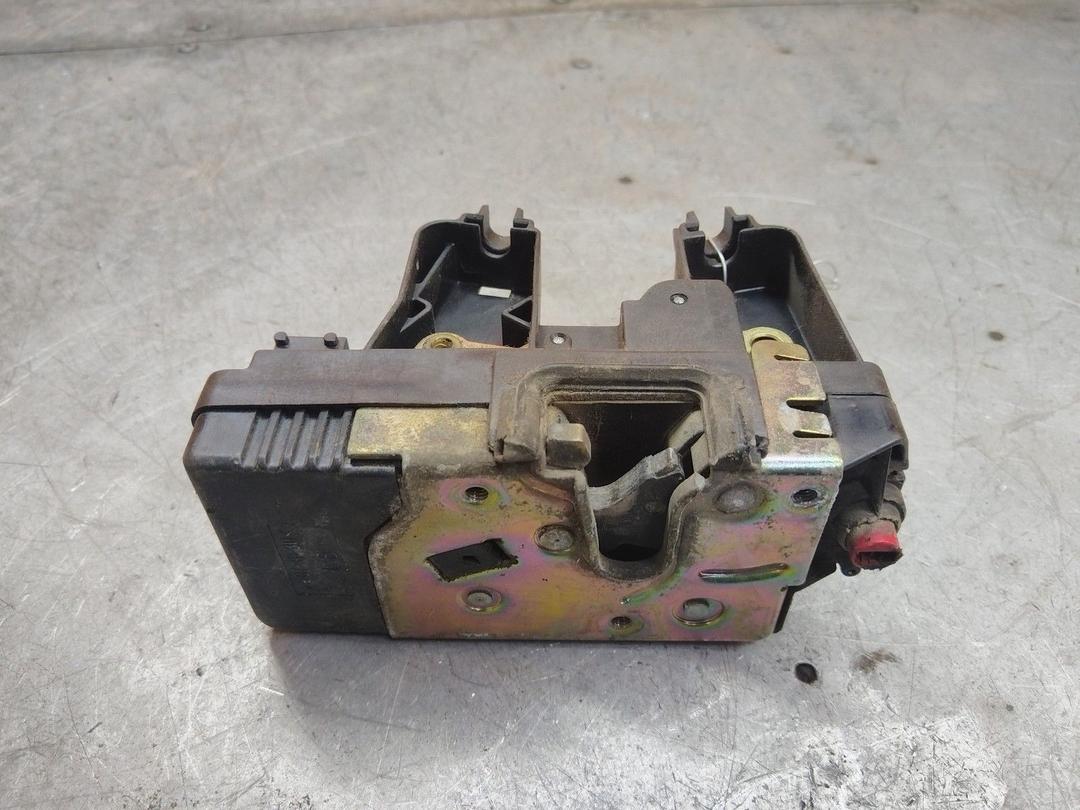 Замок двери задней левой 8NUB2M Opel Astra - Фото 2