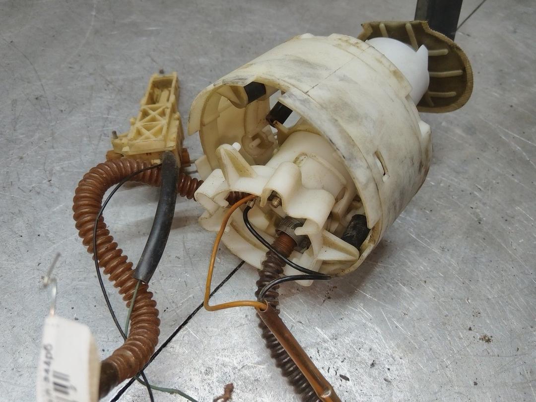 Колба в бак TVXDJN Audi A4 купить на авторазборке