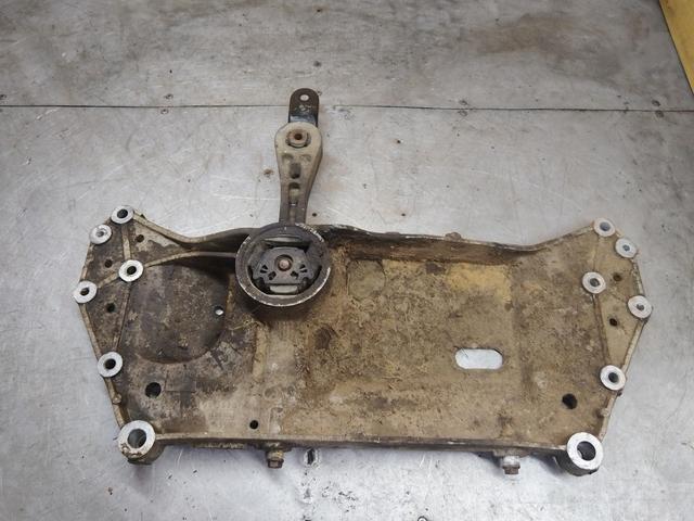 Балка подвески передняя (подрамник) YU60E9 Volkswagen Caddy купить с доставкой