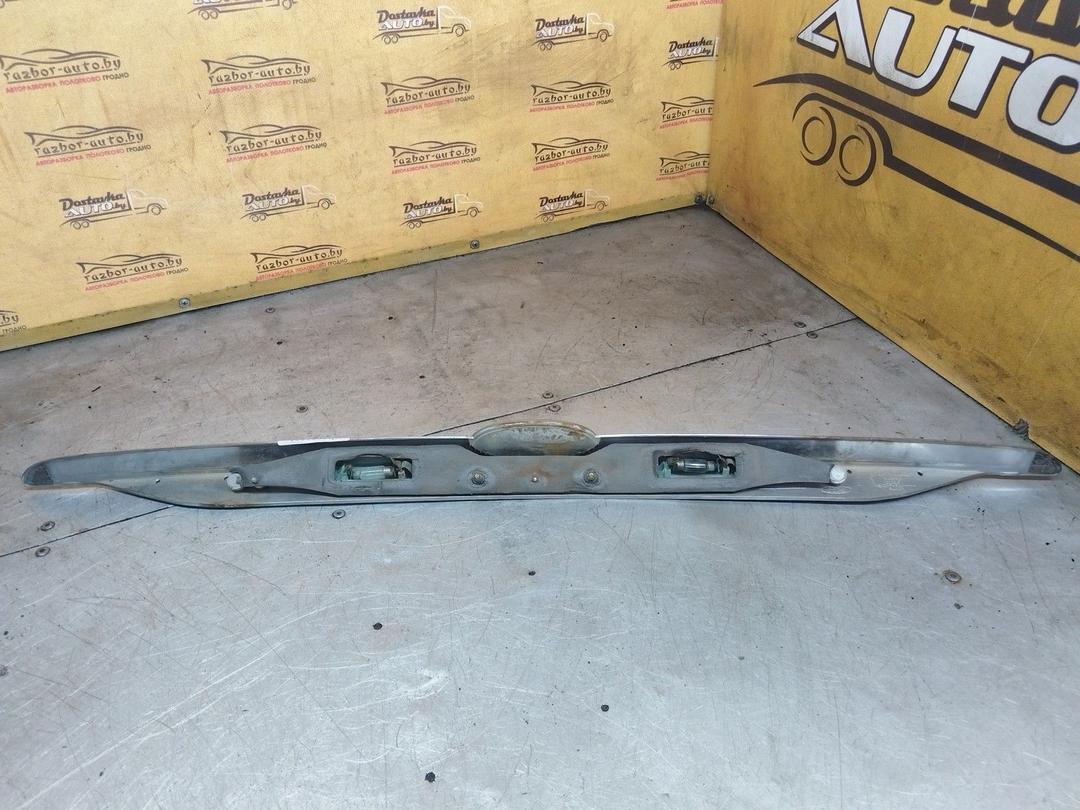 Накладка подсветки номера 96PZ2O Ford Focus купить в магазине запчастей бу