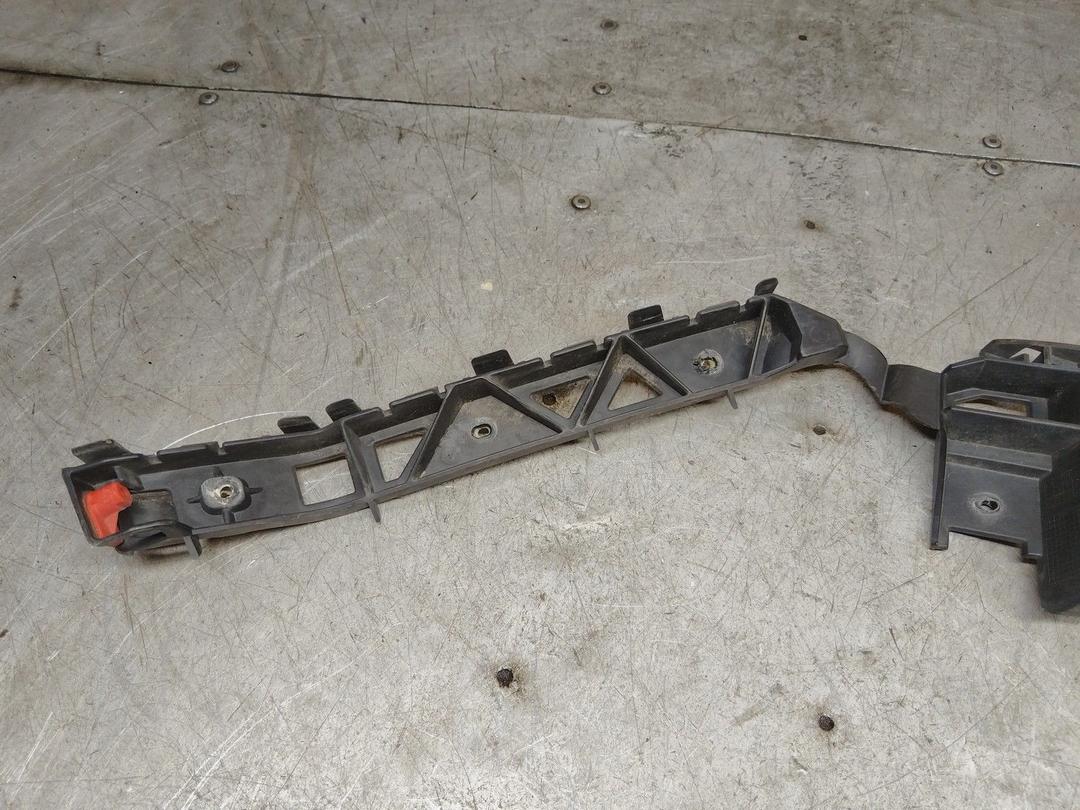 Кронштейн крепления бампера заднего 68UN8U Opel Astra купить