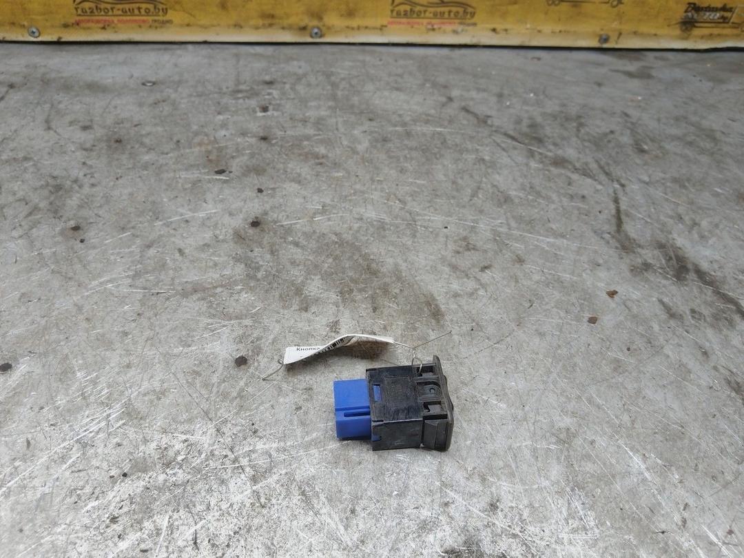 Кнопка подогрева сидений 37F5R1 Subaru Forester купить в магазине запчастей бу