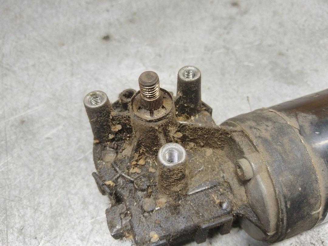 Моторчик передних стеклоочистителей (дворников) 1B98UU Volkswagen Passat купить