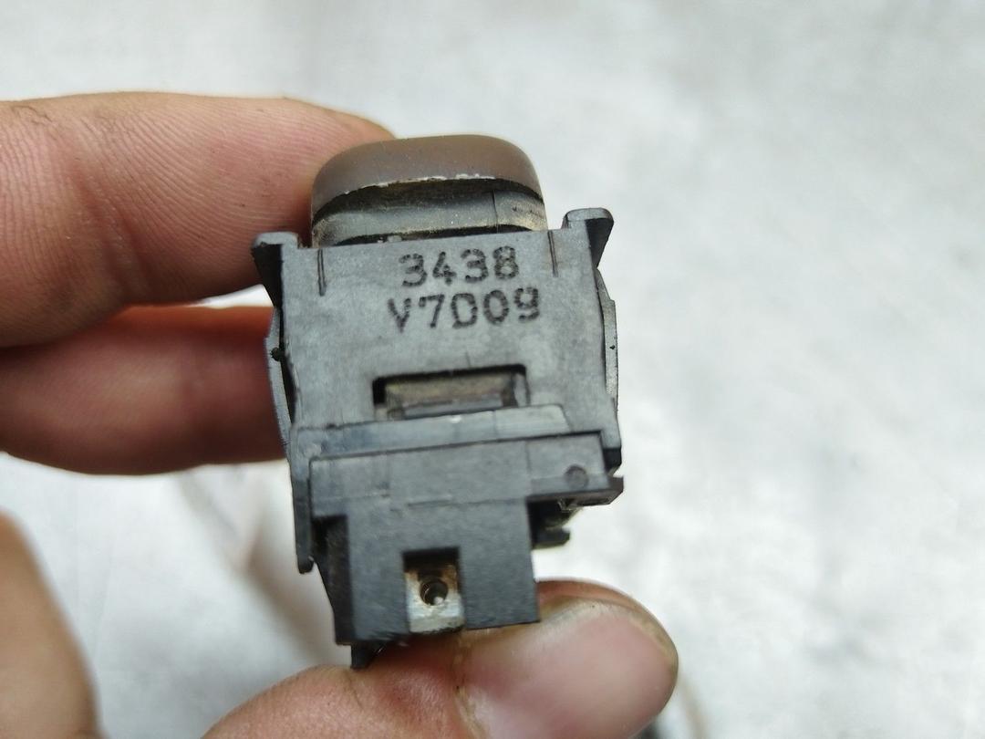 Кнопка стеклоподъемника DZRC9Y Peugeot 406 - Фото 3