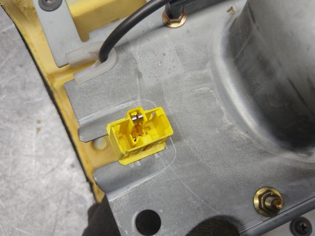 Подушка безопасности пассажира 2YEZ40 Volkswagen Sharan купить на авторазборке